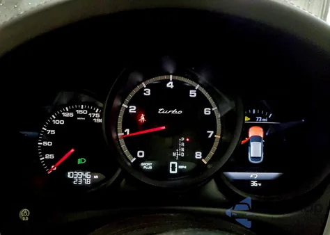 2016 Porsche Macan Turbo z USA, uszkodzony, nr VIN WP1AF2A50GLB93248